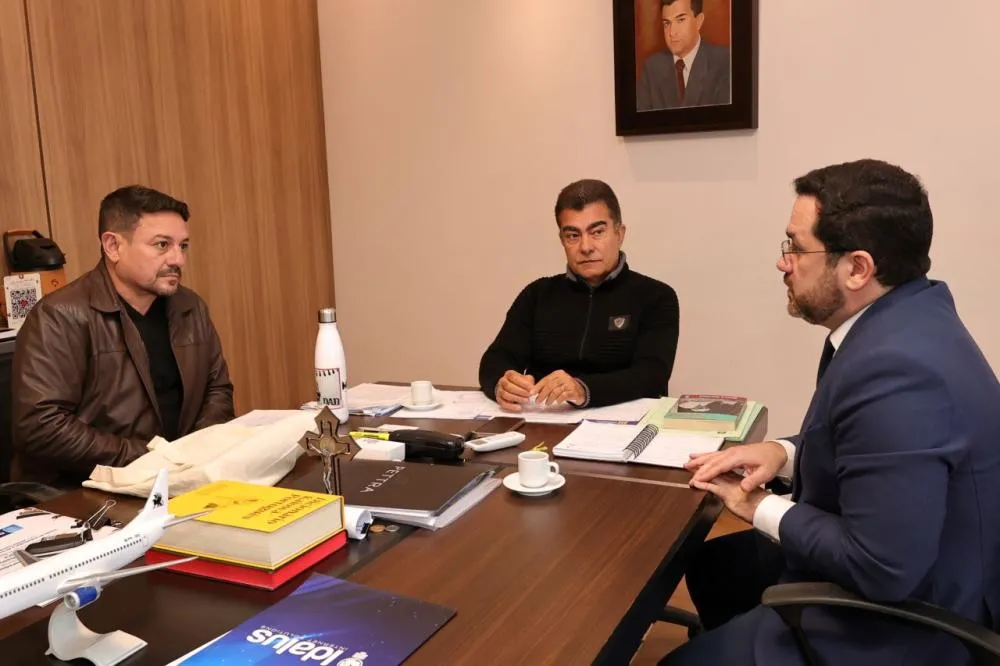 Em reunião com prefeito, Unifron anuncia Faculdade de Medicina para Dourados