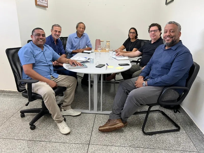 Educadores debatem Plano Municipal de Educação na Câmara de Dourados