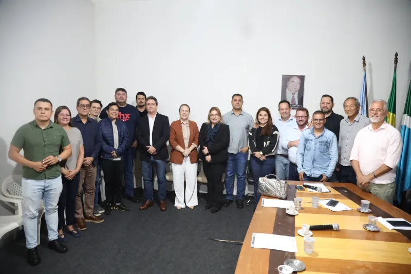 Em reunião com secretário de Estado, vereadores discutem melhorias para saúde em Dourados