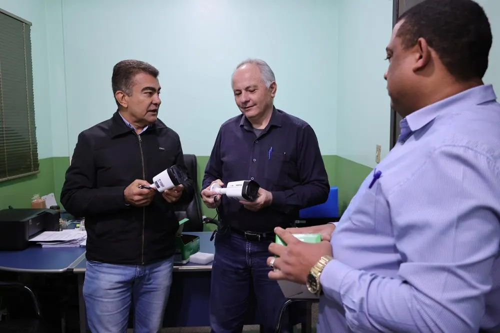 Prefeitura instala câmeras na Escola Weimar Torres e amplia segurança dos alunos