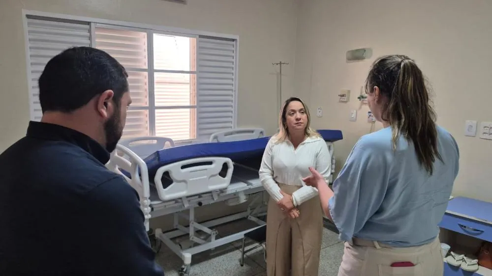 Lia Nogueira entrega equipamentos ao Hospital de Cirurgia