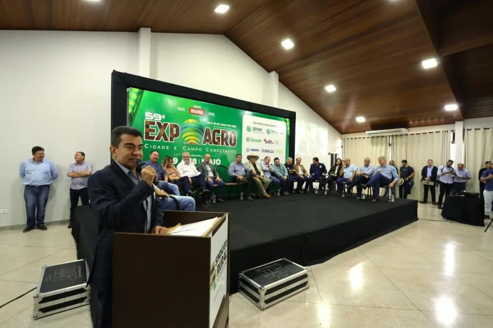 Na Expoagro, prefeito destaca esforços para volta dos voos comerciais em Dourados