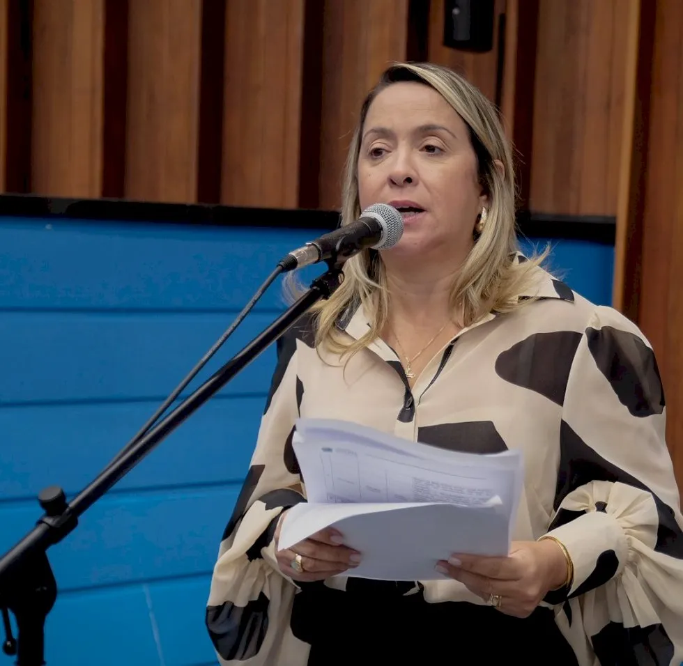 Lei de Lia Nogueira deve beneficiar 15 mil famílias atípicas com desconto do IPVA