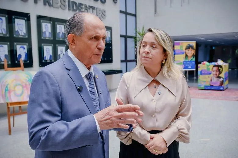 Lia Nogueira comemora o início da obra da passarela da MS 156