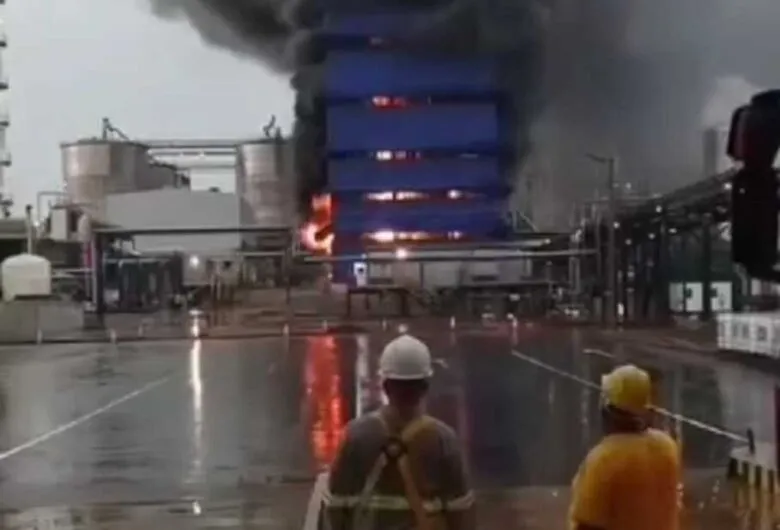 Incêndio atinge refinaria de óleo em Dourados