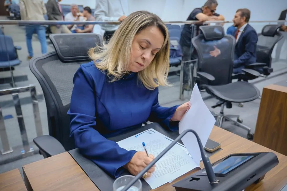 Lia Nogueira solicita à Anatel informações sobre falhas de telefonia e internet em Ponta Porã