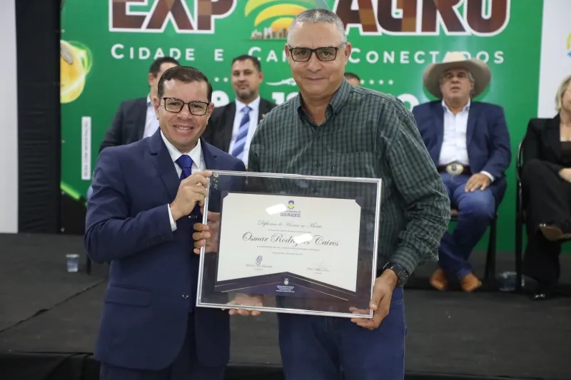 Pedro Pepa homenageia o empresário Osmar Caires em Sessão Solene na Expoagro