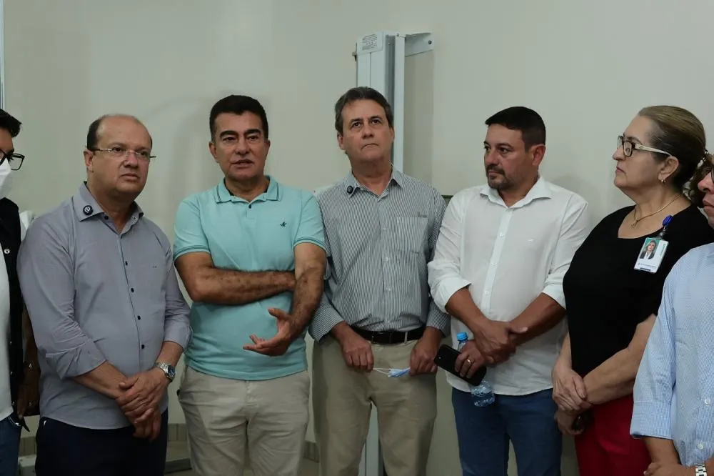 Marçal destaca parceria com o Estado na entrega de equipamentos ao Hospital da Vida