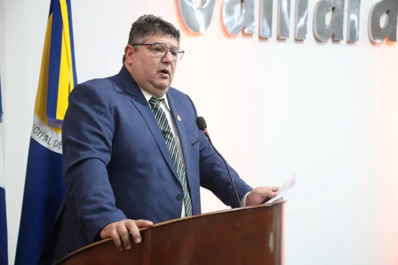 Yuri e Marçal anunciam nova linha de ônibus no Itahum a partir desta segunda